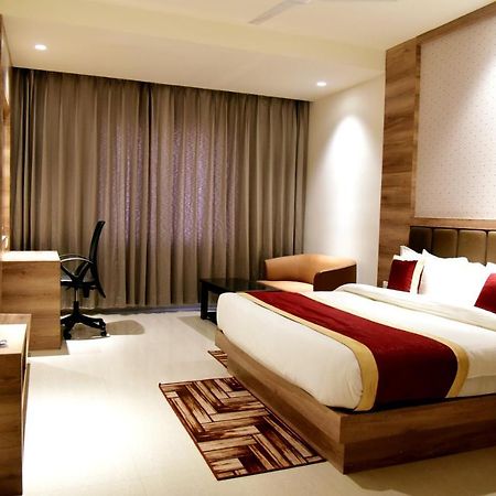 Hotel Crystal Grand Haldwāni المظهر الخارجي الصورة