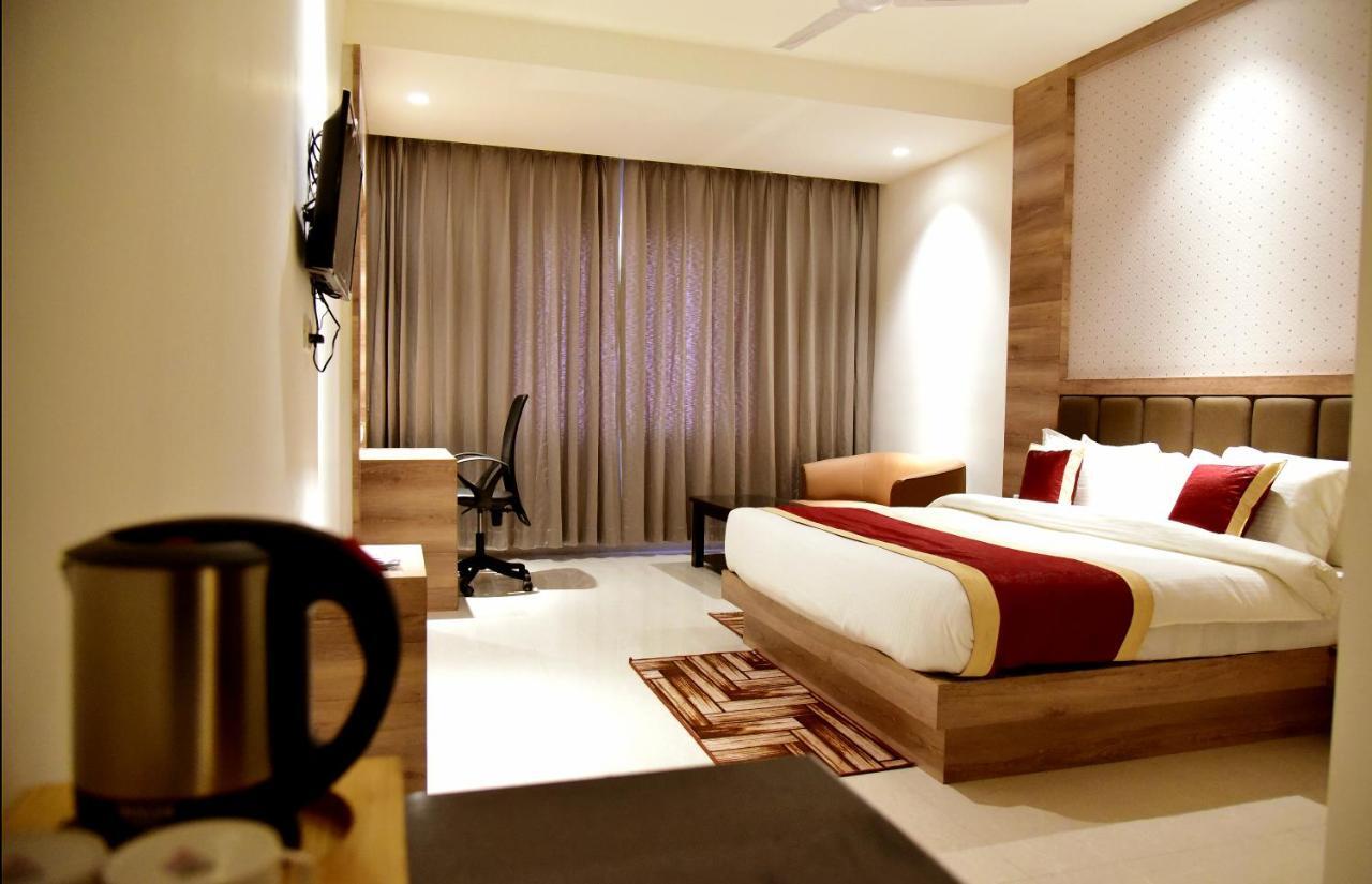 Hotel Crystal Grand Haldwāni المظهر الخارجي الصورة