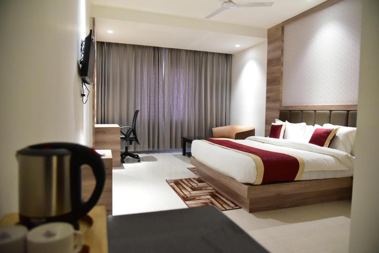 Hotel Crystal Grand Haldwāni المظهر الخارجي الصورة