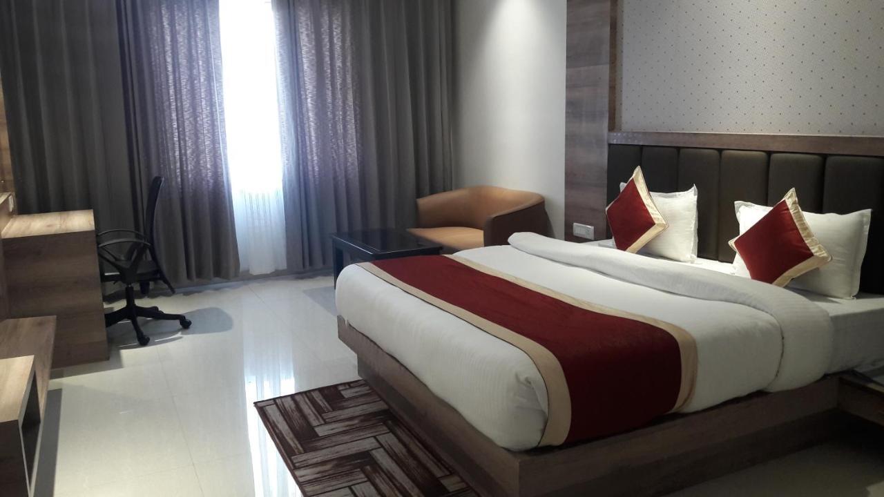 Hotel Crystal Grand Haldwāni المظهر الخارجي الصورة