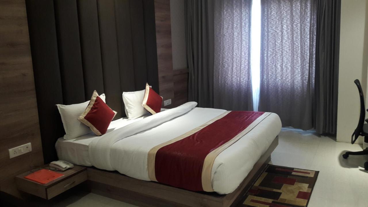Hotel Crystal Grand Haldwāni المظهر الخارجي الصورة