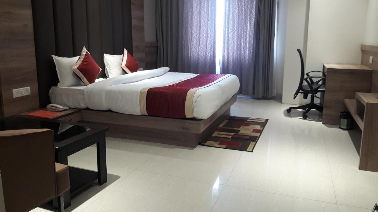 Hotel Crystal Grand Haldwāni المظهر الخارجي الصورة